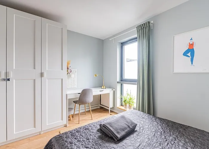 Polaka ~ Self Check-in 24 ~ Car Park ~lift *