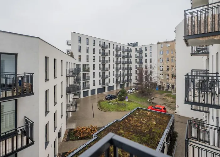 Lägenhet Polaka ~ Self Check-in 24 ~ Car Park ~lift *