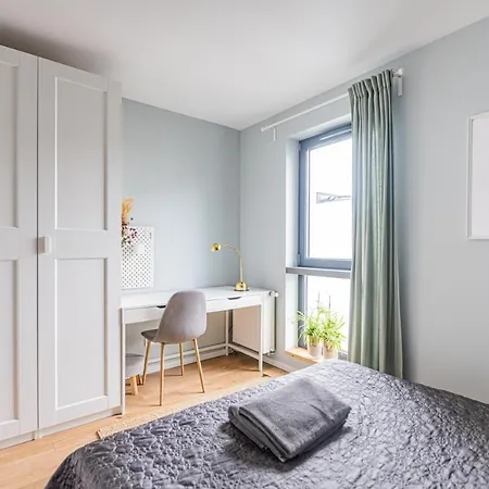 Polaka ~ Self Check-in 24 ~ Car Park ~lift *