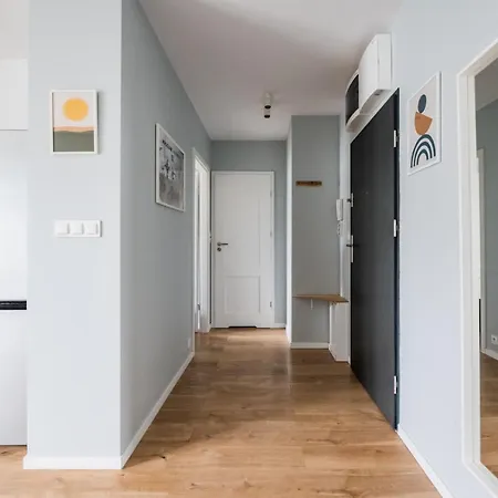 Appartement Polaka ~ Self Check-in 24 ~ Car Park ~lift