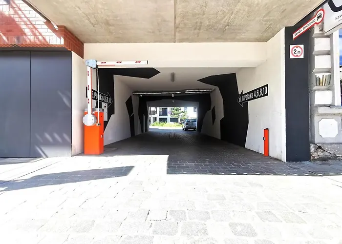 아파트 Polaka ~ Self Check-in 24 ~ Car Park ~lift