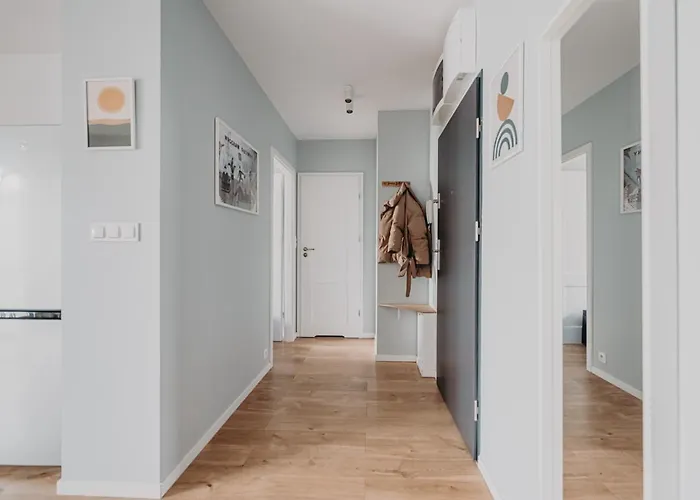 Polaka ~ Self Check-in 24 ~ Car Park ~lift *